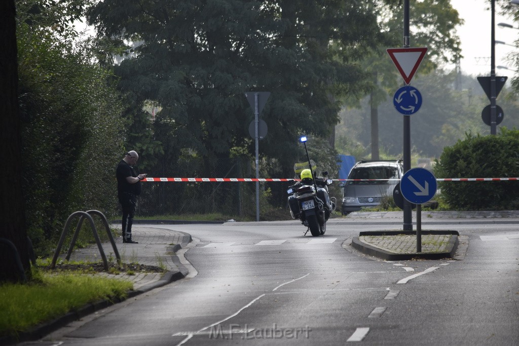 Schwerer Krad PKW Unfall Koeln Muelheim Am Springborn Cottbuserstr P052.JPG - Miklos Laubert